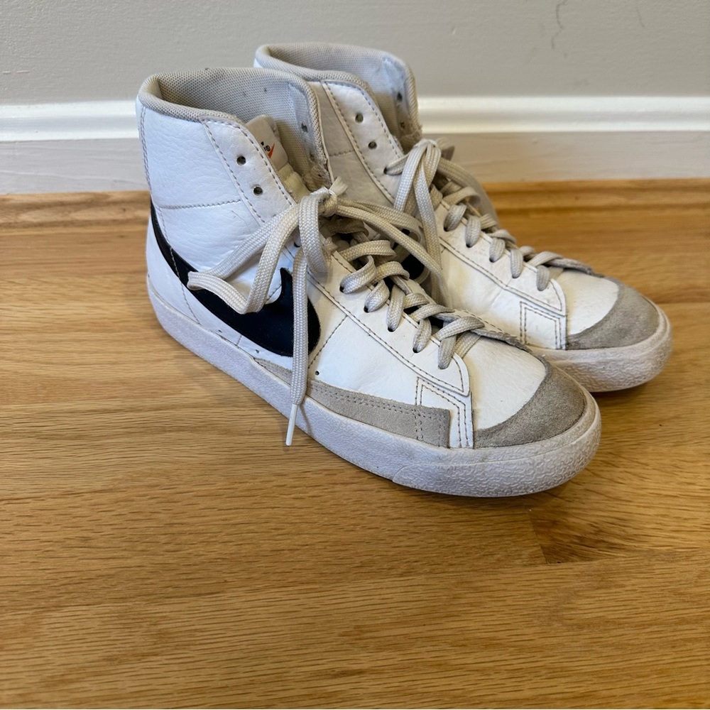 Nike Blazers hi top high top White and Black Sneakers girls boys 3.5 unisex